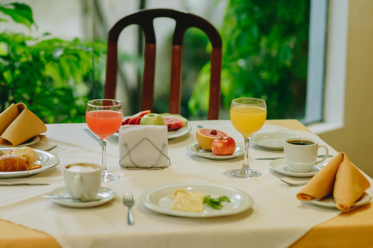 Hotel Arenal Santa Cruz de La Sierra Ngoại thất bức ảnh